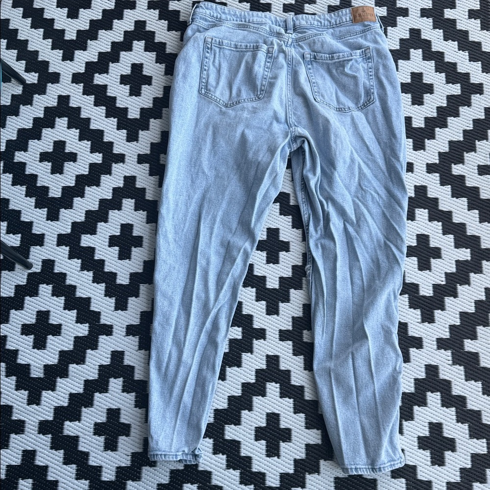 HOLLISTER “Curvy Ultra High Rise” Mom Jeans - 16L - Picture 4 of 15